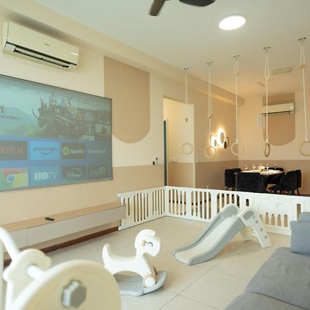 Fantasy Funland Retreat By The Only Bnb Tanjung Tokong المظهر الخارجي الصورة